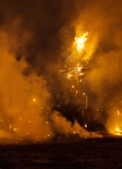 Outdoor-fire-Burning-of-wood-construction